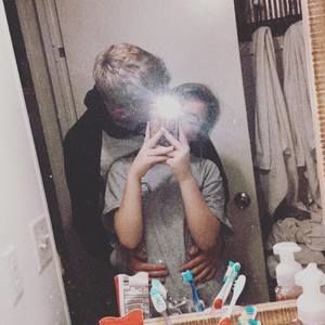 Meet your Posher, Dakota